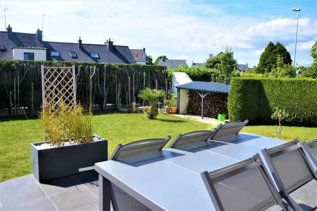 Tella Villa Ploemeur 0*,