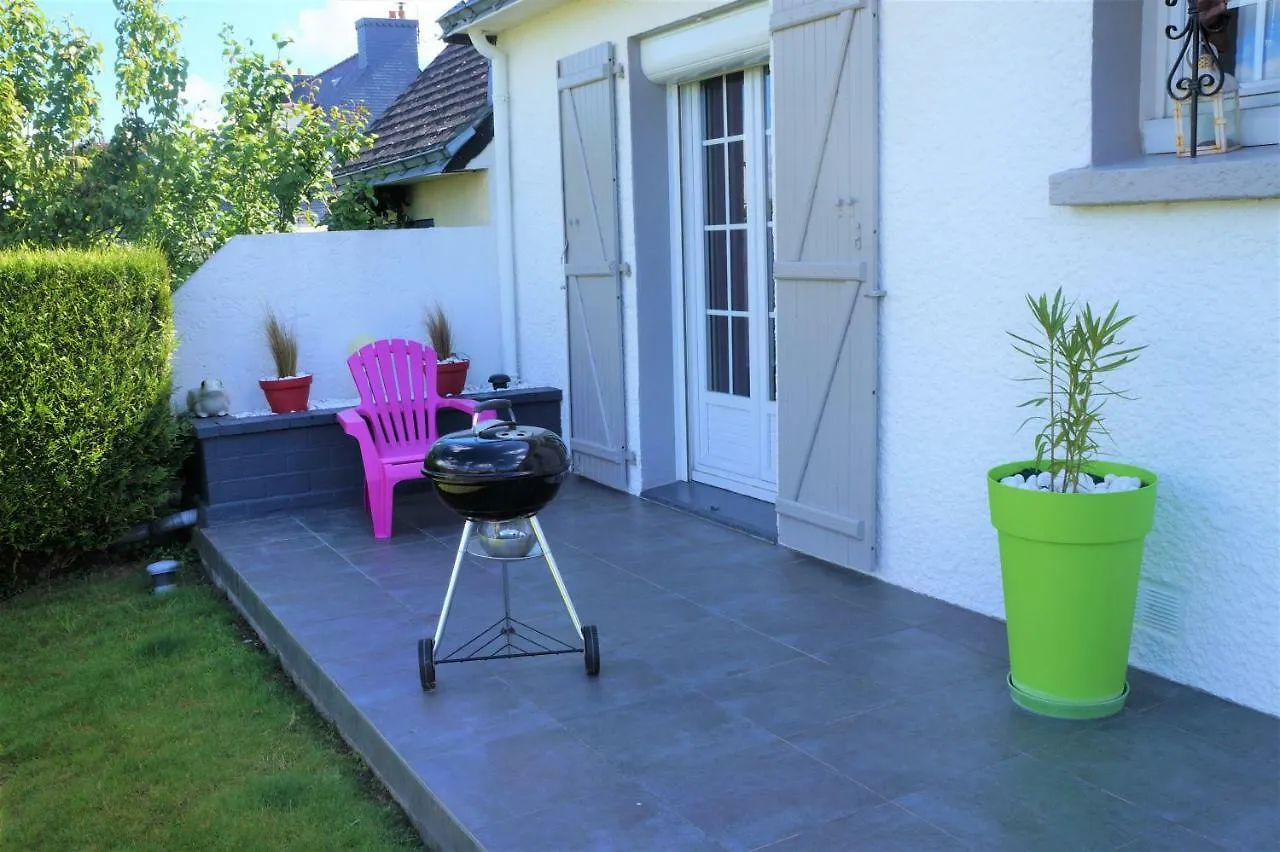 Tella Villa Ploemeur 0*,  France