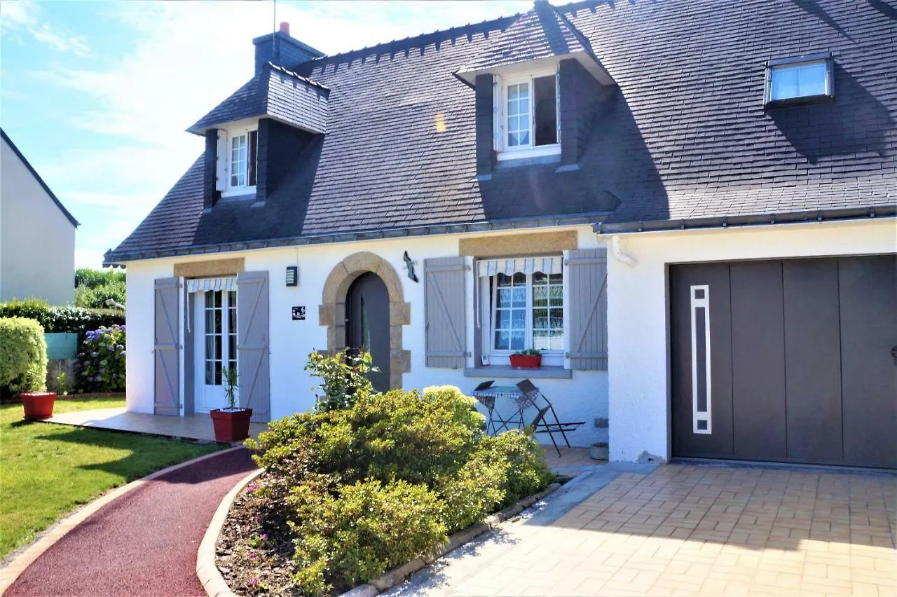 Tella Villa Ploemeur